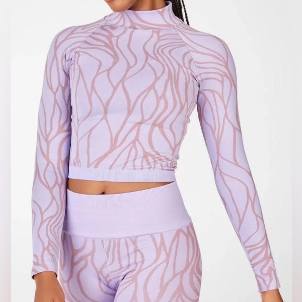 EUC- Fabletics ‘Courtney’ Seamless Cropped Top